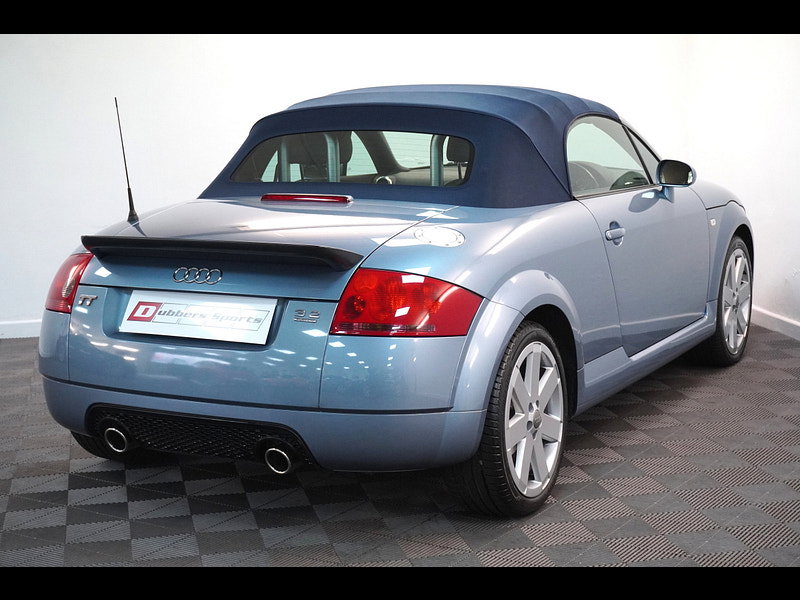Audi TT 3.2 V6 Roadster 2dr Petrol DSG quattro (240 g/km, 247 bhp)