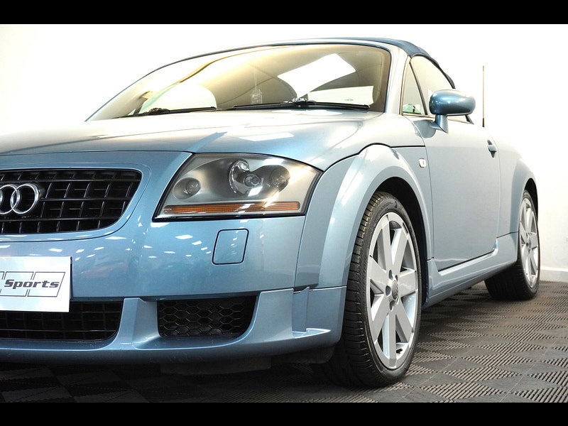 Audi TT 3.2 V6 Roadster 2dr Petrol DSG quattro (240 g/km, 247 bhp)