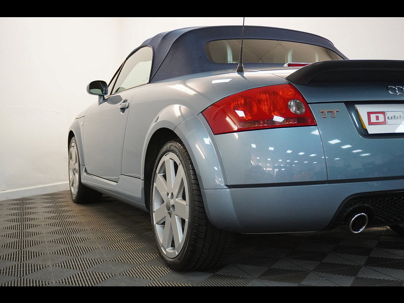 Audi TT 3.2 V6 Roadster 2dr Petrol DSG quattro (240 g/km, 247 bhp)
