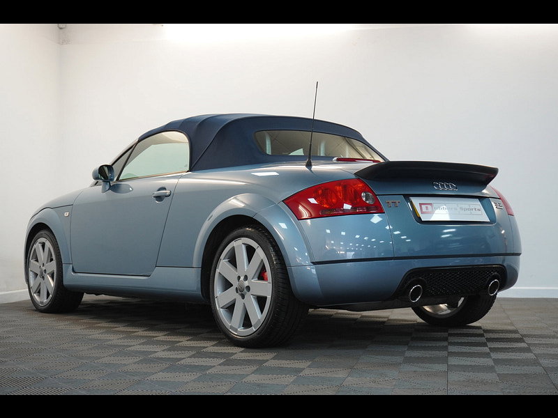 Audi TT 3.2 V6 Roadster 2dr Petrol DSG quattro (240 g/km, 247 bhp)