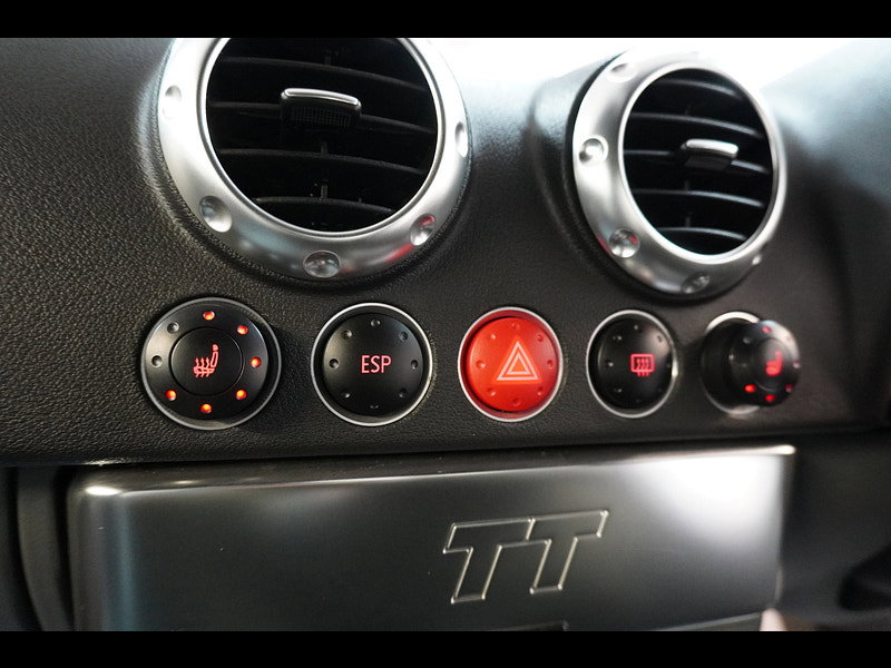 Audi TT 3.2 V6 Roadster 2dr Petrol DSG quattro (240 g/km, 247 bhp)