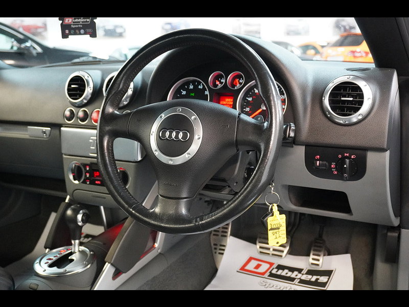 Audi TT 3.2 V6 Roadster 2dr Petrol DSG quattro (240 g/km, 247 bhp)