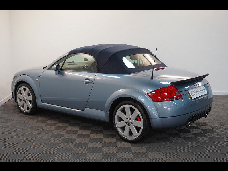 Audi TT 3.2 V6 Roadster 2dr Petrol DSG quattro (240 g/km, 247 bhp)