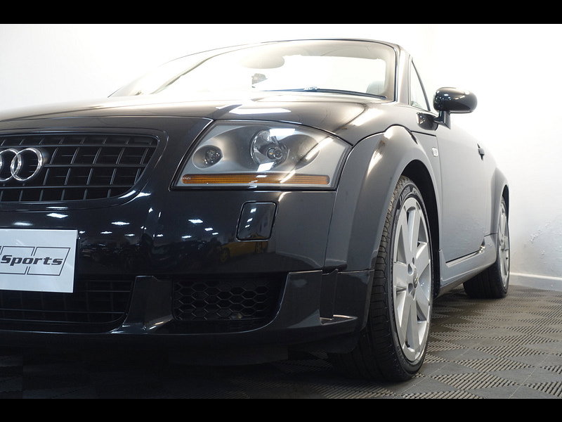 Audi TT 3.2 V6 Roadster 2dr Petrol DSG quattro (240 g/km, 247 bhp)