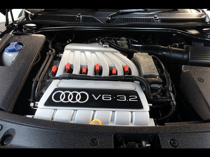 Audi TT 3.2 V6 Roadster 2dr Petrol DSG quattro (240 g/km, 247 bhp)