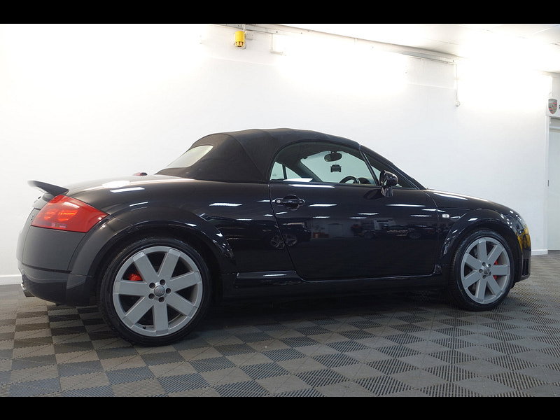 Audi TT 3.2 V6 Roadster 2dr Petrol DSG quattro (240 g/km, 247 bhp)