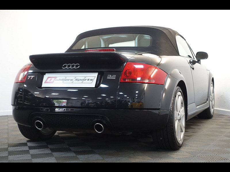 Audi TT 3.2 V6 Roadster 2dr Petrol DSG quattro (240 g/km, 247 bhp)