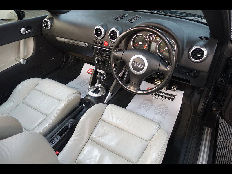 Audi TT 3.2 V6 Roadster 2dr Petrol DSG quattro (240 g/km, 247 bhp)
