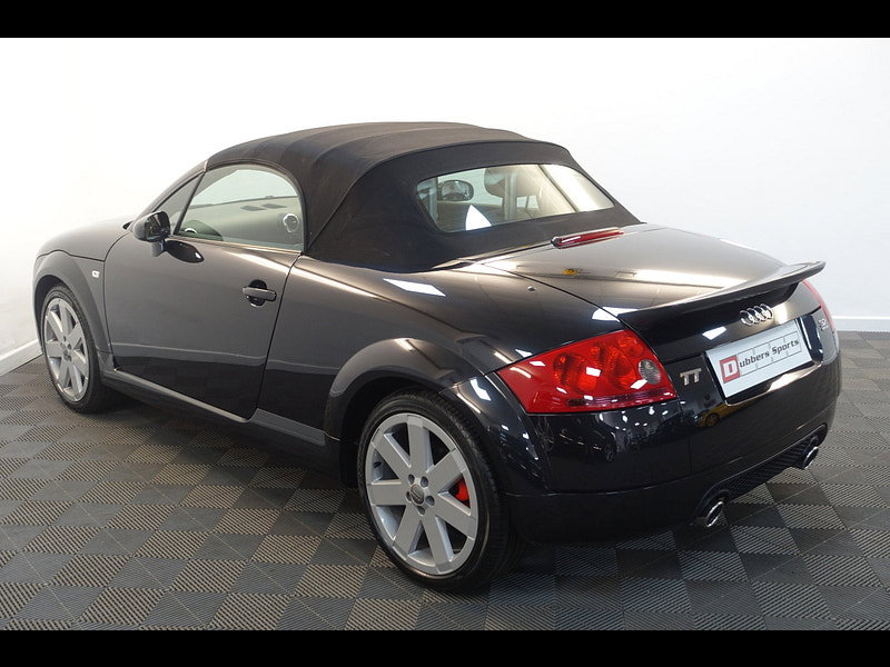 Audi TT 3.2 V6 Roadster 2dr Petrol DSG quattro (240 g/km, 247 bhp)