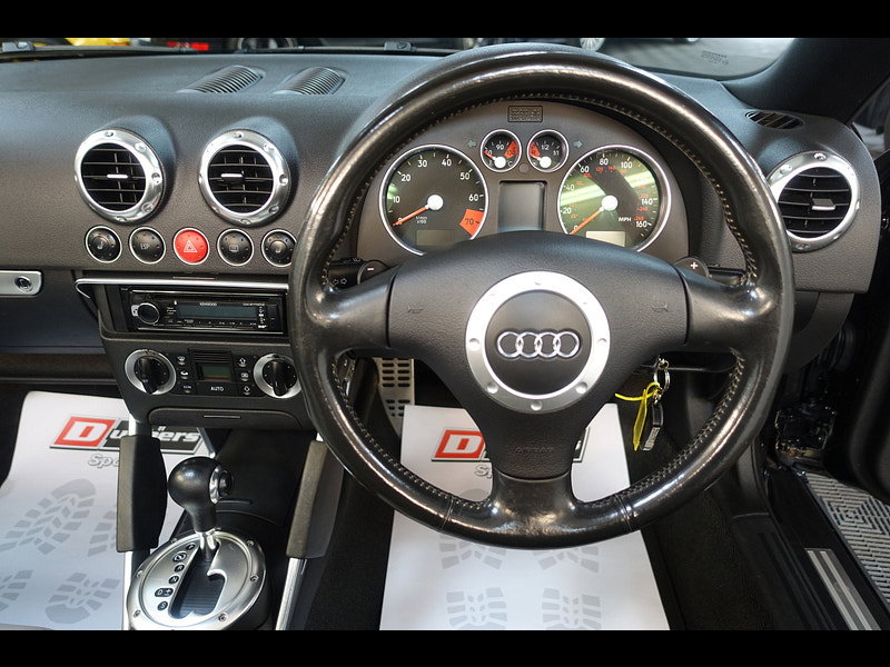 Audi TT 3.2 V6 Roadster 2dr Petrol DSG quattro (240 g/km, 247 bhp)