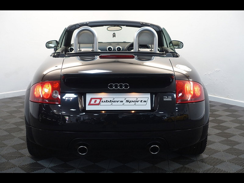 Audi TT 3.2 V6 Roadster 2dr Petrol DSG quattro (240 g/km, 247 bhp)