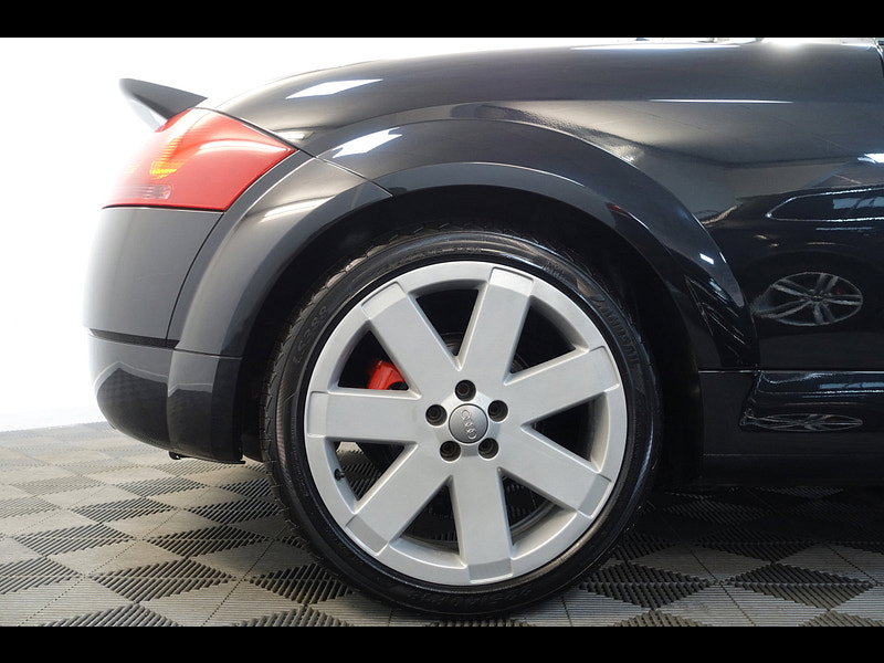 Audi TT 3.2 V6 Roadster 2dr Petrol DSG quattro (240 g/km, 247 bhp)