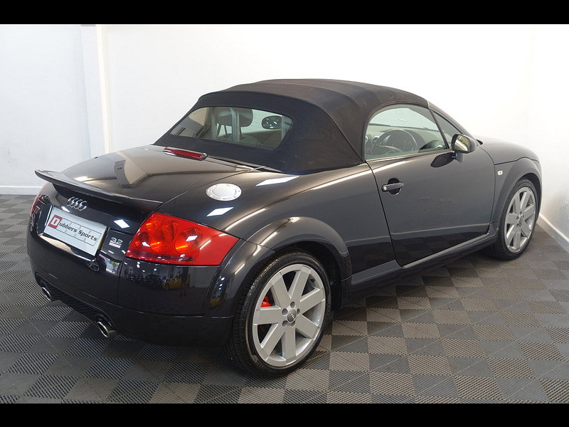 Audi TT 3.2 V6 Roadster 2dr Petrol DSG quattro (240 g/km, 247 bhp)