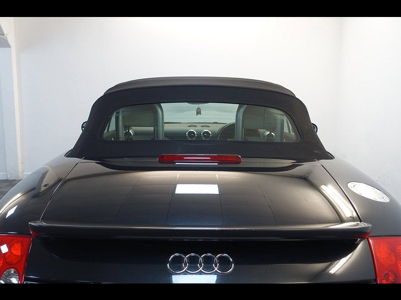 Audi TT 3.2 V6 Roadster 2dr Petrol DSG quattro (240 g/km, 247 bhp)