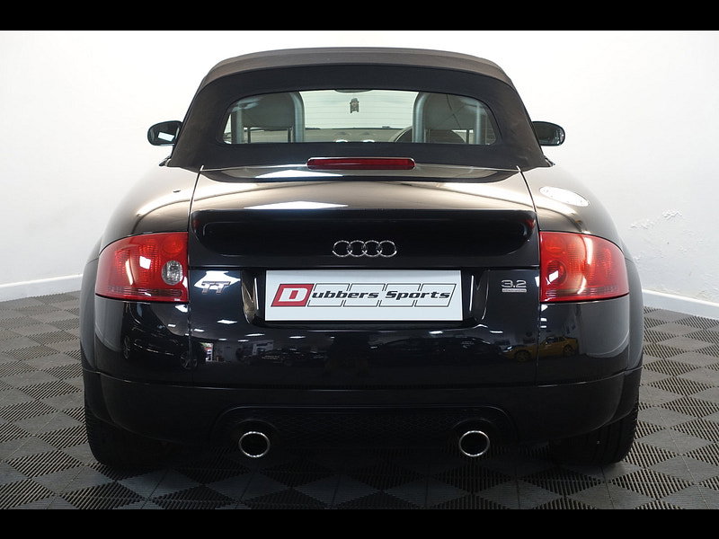 Audi TT 3.2 V6 Roadster 2dr Petrol DSG quattro (240 g/km, 247 bhp)