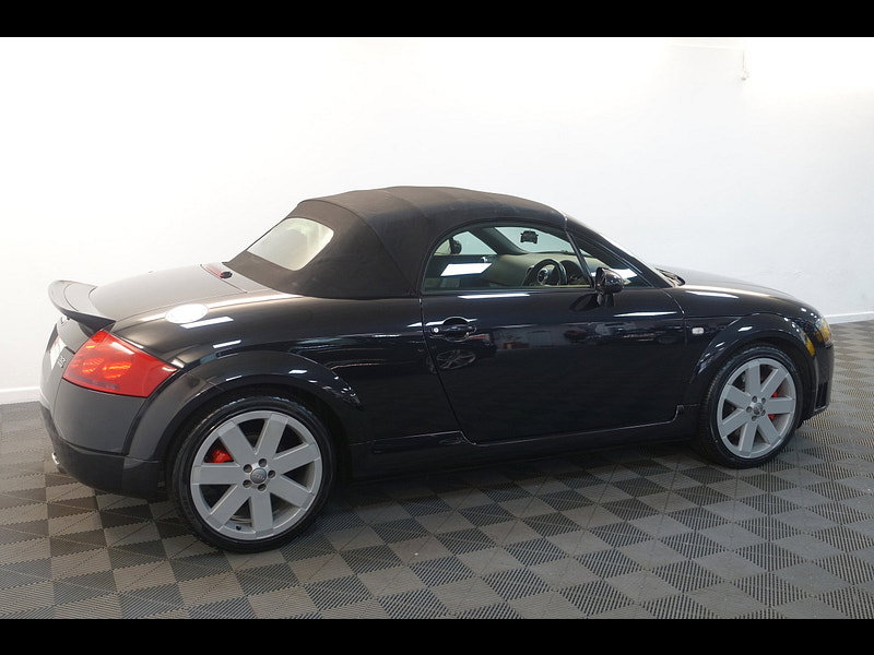 Audi TT 3.2 V6 Roadster 2dr Petrol DSG quattro (240 g/km, 247 bhp)