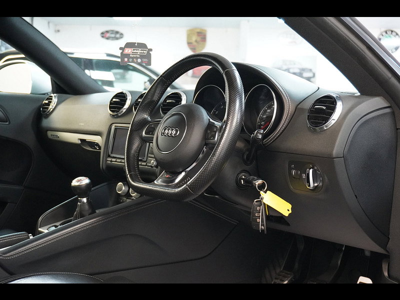 Audi TT RS 2.5 TFSI Coupe 3dr Petrol Manual quattro Euro 5 (340 ps)