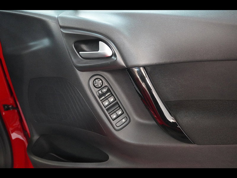 Citroen C3 1.2 PureTech Platinum Hatchback 5dr Petrol Manual Euro 6 (s/s) (110 ps)