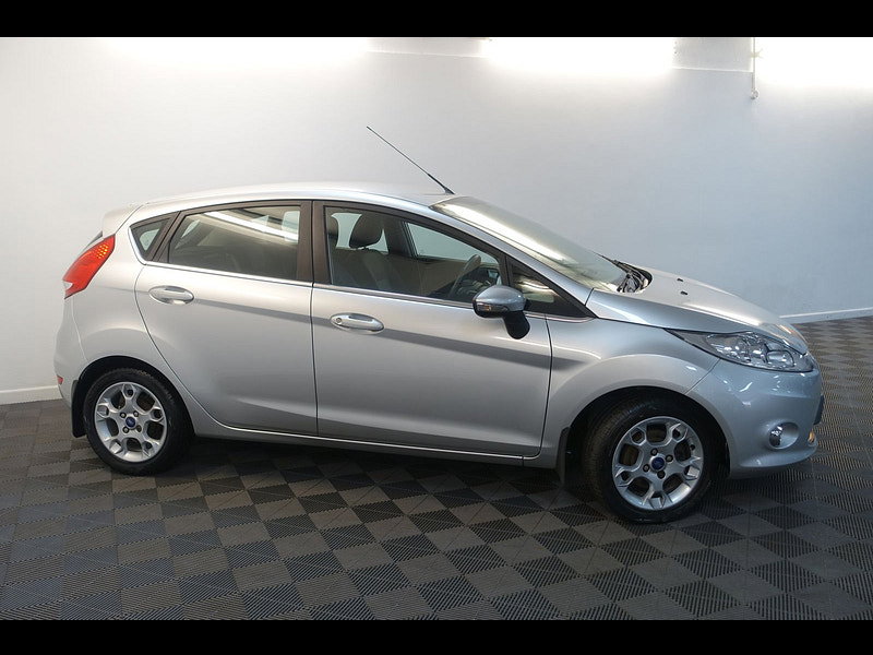 Ford Fiesta 1.4 Zetec Hatchback 5dr Petrol Manual (133 g/km, 94 bhp)