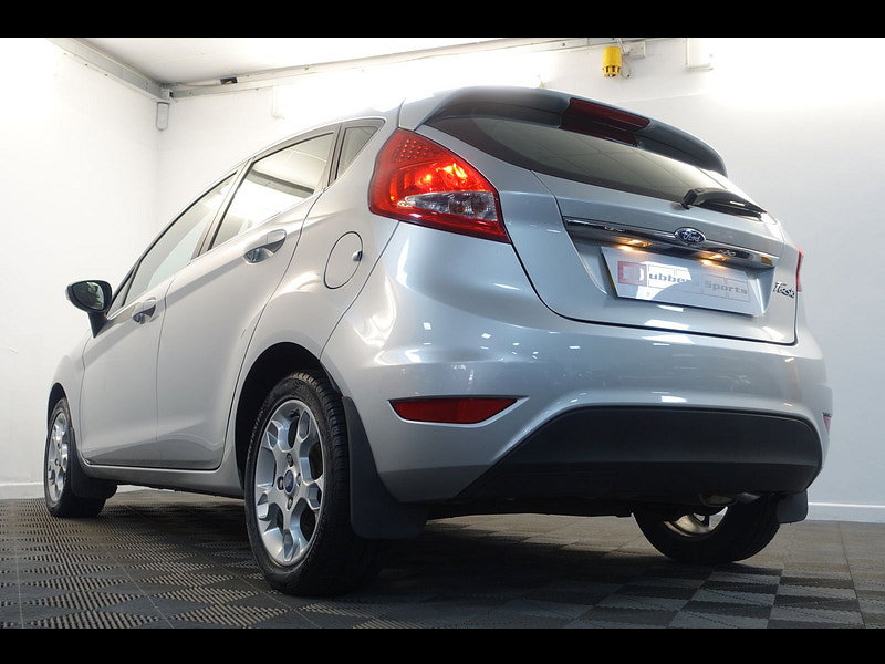 Ford Fiesta 1.4 Zetec Hatchback 5dr Petrol Manual (133 g/km, 94 bhp)