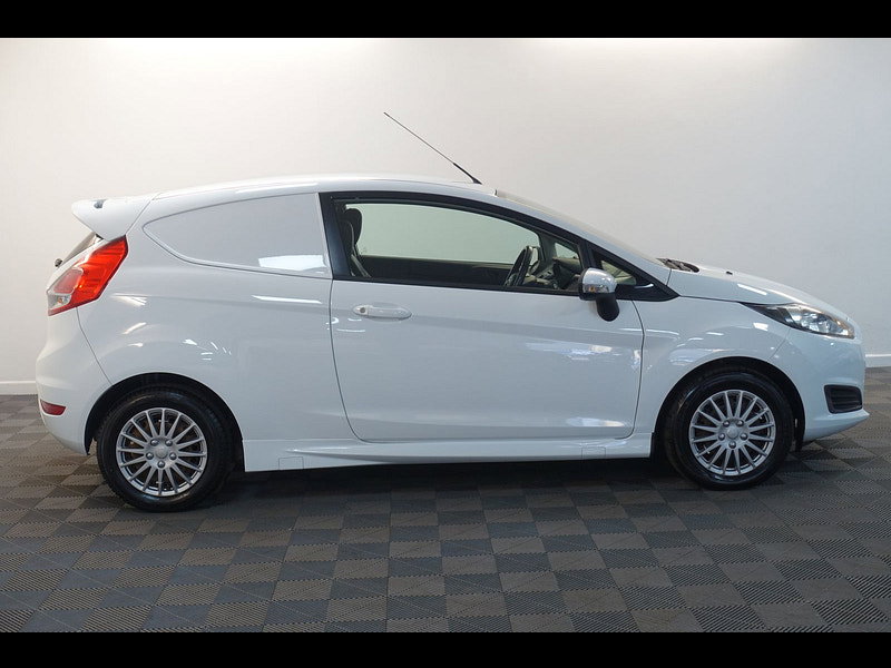 Ford Fiesta Van 1.6 TDCi ECOnetic II Panel Van 3dr Diesel Manual (87 g/km, 94 bhp)