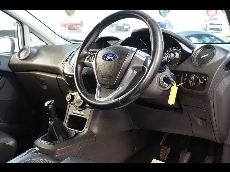 Ford Fiesta Van 1.6 TDCi ECOnetic II Panel Van 3dr Diesel Manual (87 g/km, 94 bhp)