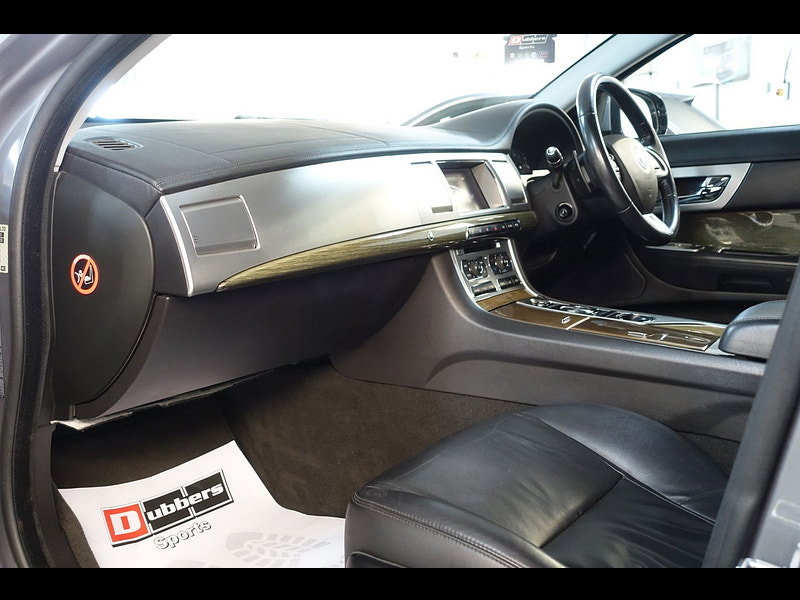 Jaguar XF 2.2d Premium Luxury Sportbrake 5dr Diesel Auto Euro 5 (s/s) (200 ps)