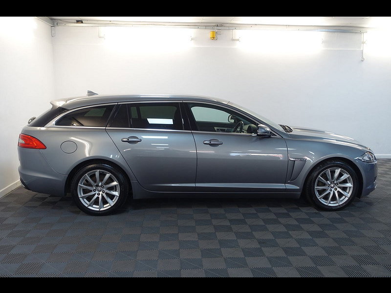 Jaguar XF 2.2d Premium Luxury Sportbrake 5dr Diesel Auto Euro 5 (s/s) (200 ps)
