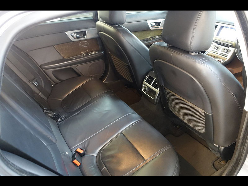 Jaguar XF 2.2d Premium Luxury Sportbrake 5dr Diesel Auto Euro 5 (s/s) (200 ps)