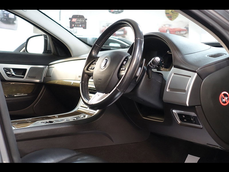 Jaguar XF 2.2d Premium Luxury Sportbrake 5dr Diesel Auto Euro 5 (s/s) (200 ps)