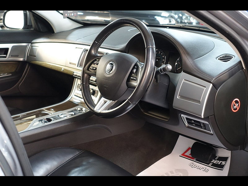 Jaguar XF 2.2d Premium Luxury Sportbrake 5dr Diesel Auto Euro 5 (s/s) (200 ps)