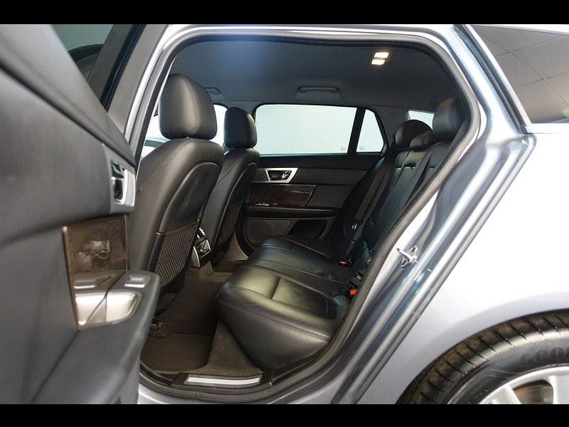 Jaguar XF 2.2d Premium Luxury Sportbrake 5dr Diesel Auto Euro 5 (s/s) (200 ps)