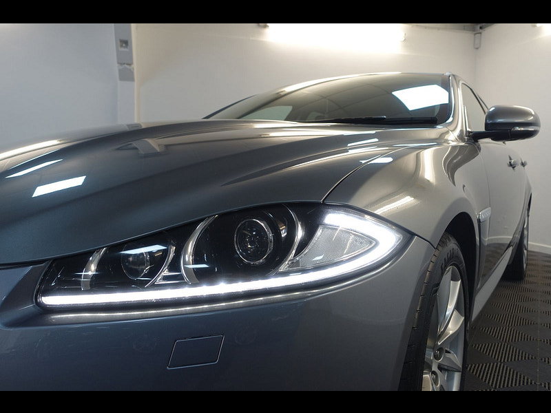 Jaguar XF 2.2d Premium Luxury Sportbrake 5dr Diesel Auto Euro 5 (s/s) (200 ps)