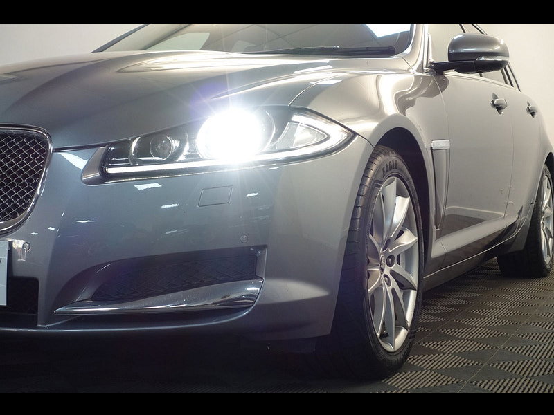 Jaguar XF 2.2d Premium Luxury Sportbrake 5dr Diesel Auto Euro 5 (s/s) (200 ps)