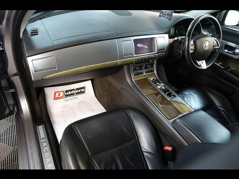 Jaguar XF 2.2d Premium Luxury Sportbrake 5dr Diesel Auto Euro 5 (s/s) (200 ps)