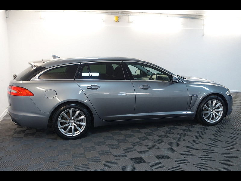 Jaguar XF 2.2d Premium Luxury Sportbrake 5dr Diesel Auto Euro 5 (s/s) (200 ps)