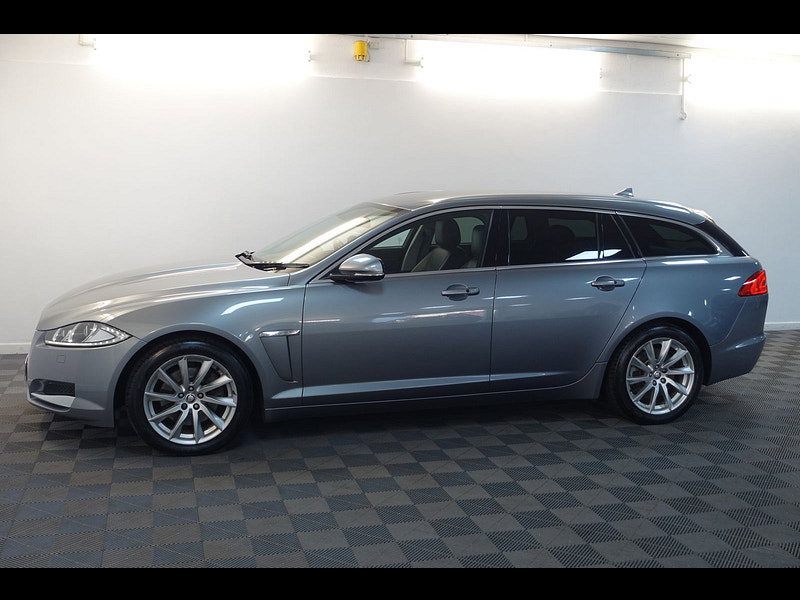Jaguar XF 2.2d Premium Luxury Sportbrake 5dr Diesel Auto Euro 5 (s/s) (200 ps)