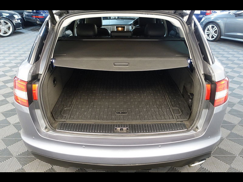 Jaguar XF 2.2d Premium Luxury Sportbrake 5dr Diesel Auto Euro 5 (s/s) (200 ps)