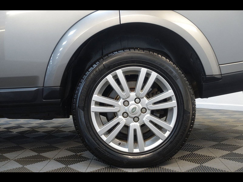 Land Rover Discovery 4 3.0 SD V6 HSE SUV 5dr Diesel CommandShift 4WD Euro 5 (245 ps)