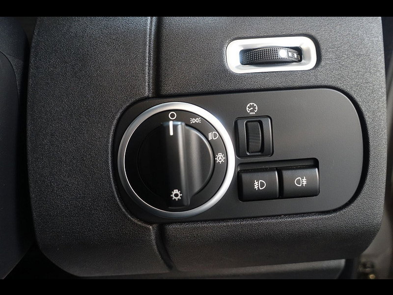Land Rover Discovery 4 3.0 SD V6 HSE SUV 5dr Diesel CommandShift 4WD Euro 5 (245 ps)