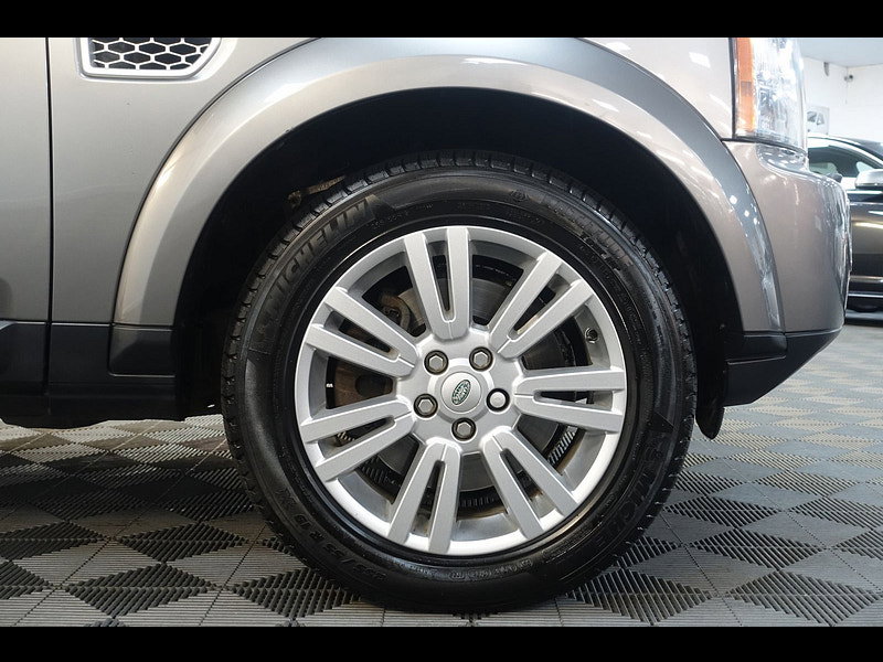 Land Rover Discovery 4 3.0 SD V6 HSE SUV 5dr Diesel CommandShift 4WD Euro 5 (245 ps)