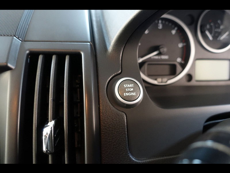 Land Rover Freelander 2 2.2 SD4 HSE SUV 5dr Diesel CommandShift 4WD Euro 5 (190 ps)