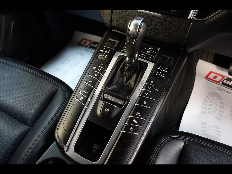 Porsche Macan 3.0 TD V6 S SUV 5dr Diesel PDK 4WD Euro 6 (s/s) (258 ps)