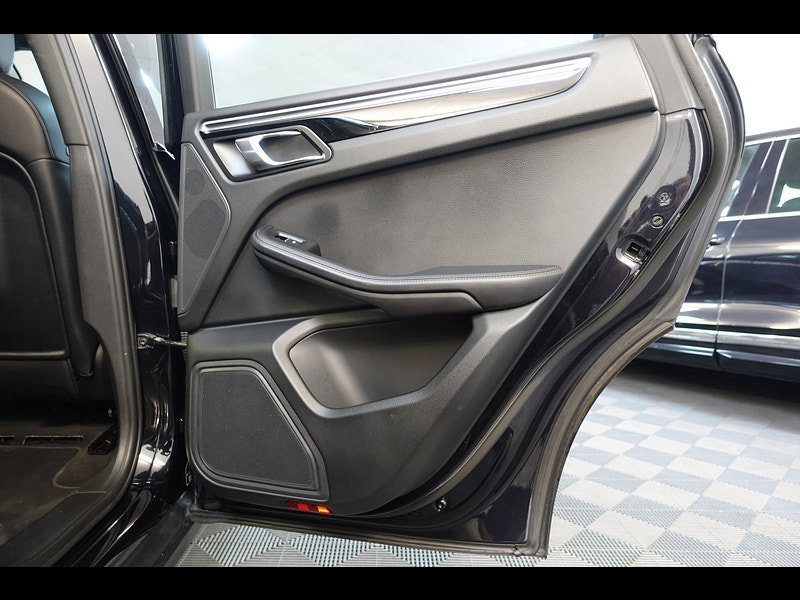 Porsche Macan 3.0 TD V6 S SUV 5dr Diesel PDK 4WD Euro 6 (s/s) (258 ps)