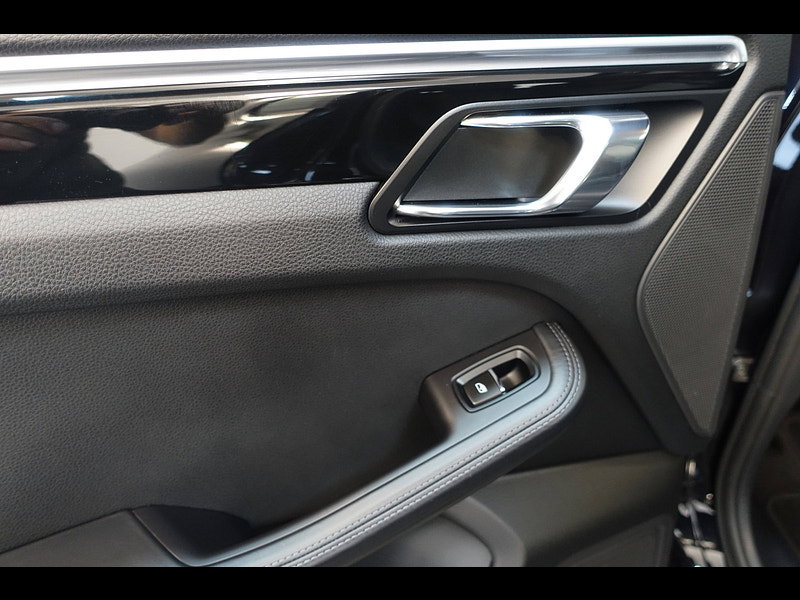 Porsche Macan 3.0 TD V6 S SUV 5dr Diesel PDK 4WD Euro 6 (s/s) (258 ps)