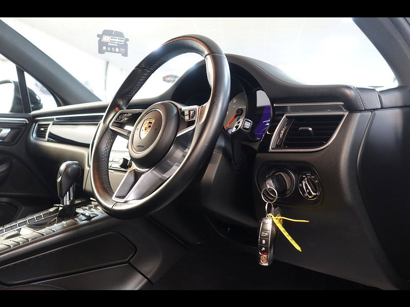 Porsche Macan 3.0 TD V6 S SUV 5dr Diesel PDK 4WD Euro 6 (s/s) (258 ps)