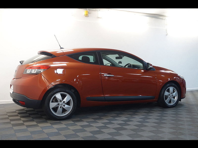 Renault Megane 1.6 16V Dynamique TomTom Coupe 3dr Petrol Manual Euro 5 (110 ps)