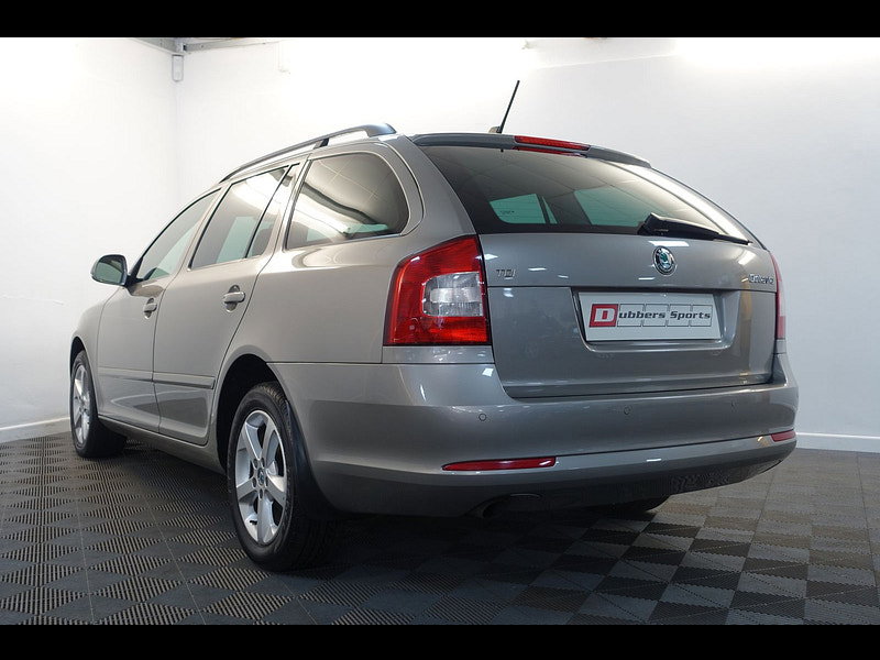 Skoda Octavia 1.6 TDI SE Plus Estate 5dr Diesel DSG Euro 5 (105 ps)