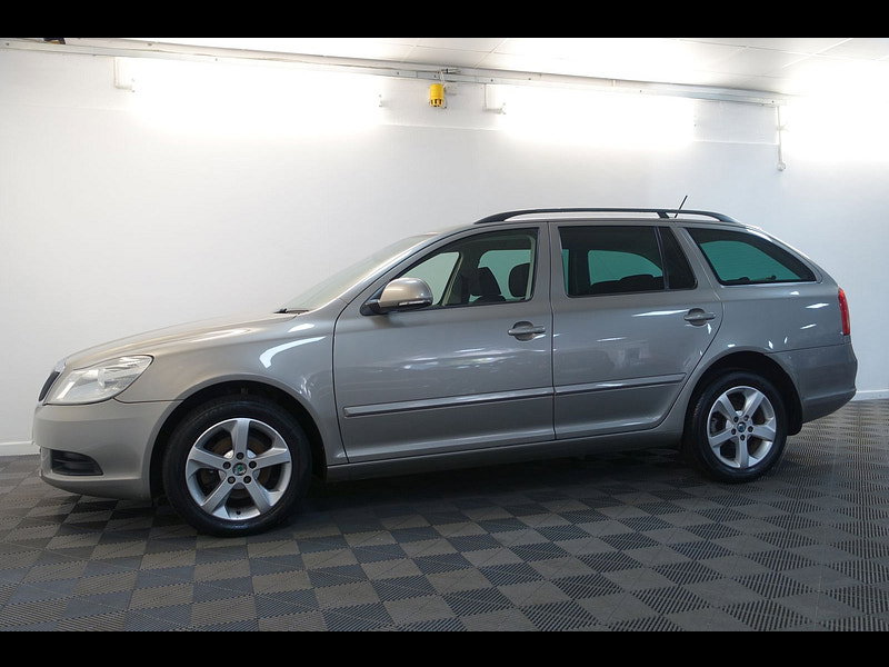 Skoda Octavia 1.6 TDI SE Plus Estate 5dr Diesel DSG Euro 5 (105 ps)