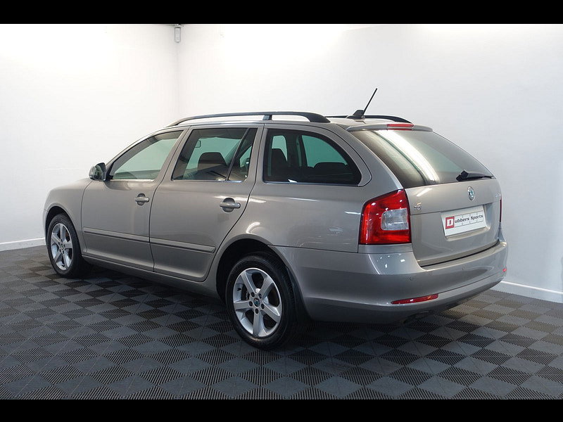 Skoda Octavia 1.6 TDI SE Plus Estate 5dr Diesel DSG Euro 5 (105 ps)